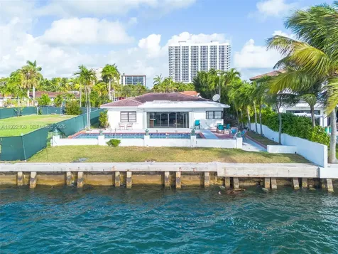 1680 S Treasure Drive North Bay Village FL 33141