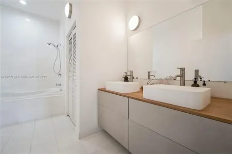 2001 Meridian Avenue Miami Beach FL 33139