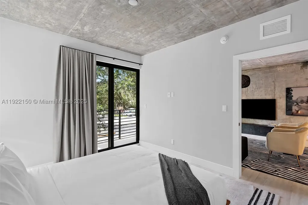 637 NE 4th Avenue Fort Lauderdale FL 33304
