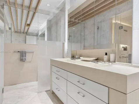 102 24th Street Miami Beach FL 33139