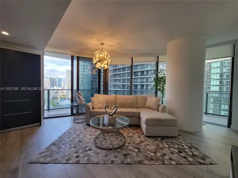 45 SW 9th Street Miami FL 33130
