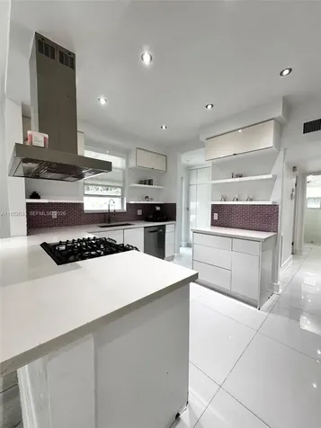 3470 Sheridan Avenue Miami Beach FL 33140