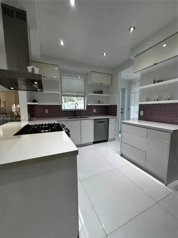 3470 Sheridan Avenue Miami Beach FL 33140