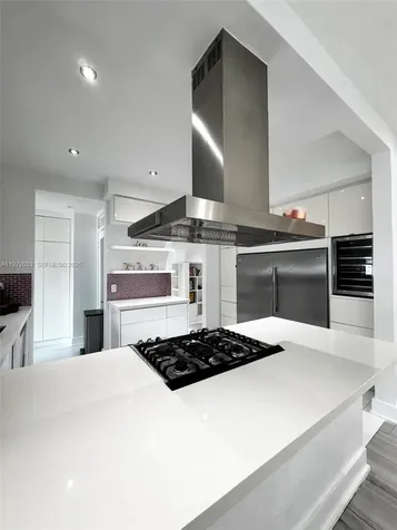3470 Sheridan Avenue Miami Beach FL 33140