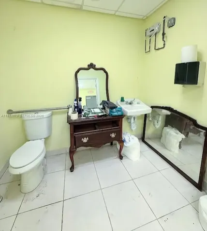 11851 W Dixie Highway Miami FL 33161