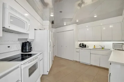 4000 Island Boulevard Aventura FL 33160
