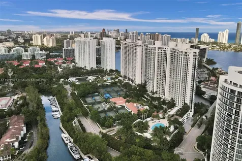 4000 Island Boulevard Aventura FL 33160