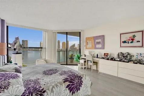 4000 Island Boulevard Aventura FL 33160