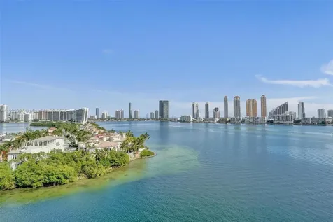 4000 Island Boulevard Aventura FL 33160