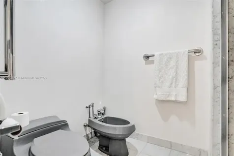 4000 Island Boulevard Aventura FL 33160