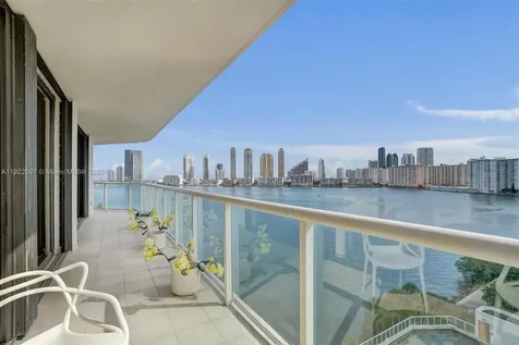 4000 Island Boulevard Aventura FL 33160