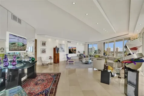 4000 Island Boulevard Aventura FL 33160