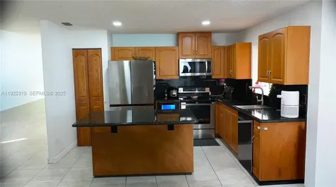 1308 SW 181st Avenue Pembroke Pines FL 33029
