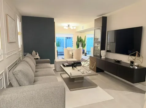 7775 NW 22nd Street Pembroke Pines FL 33024