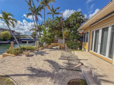 3220 NE 165th Street North Miami Beach FL 33160
