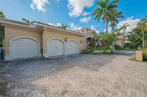 3220 NE 165th Street North Miami Beach FL 33160