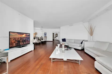21050 Point Place Aventura FL 33180