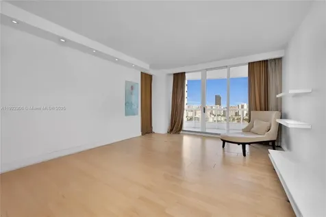 21050 Point Place Aventura FL 33180