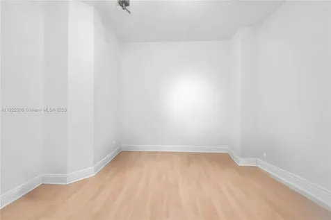 21050 Point Place Aventura FL 33180