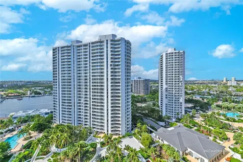 21050 Point Place Aventura FL 33180
