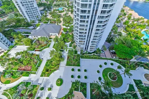21050 Point Place Aventura FL 33180