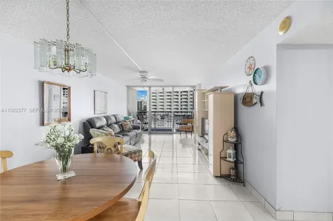 2655 Collins Avenue Miami Beach FL 33140