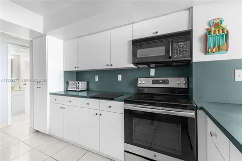 2655 Collins Avenue Miami Beach FL 33140