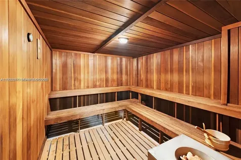 2655 Collins Avenue Miami Beach FL 33140