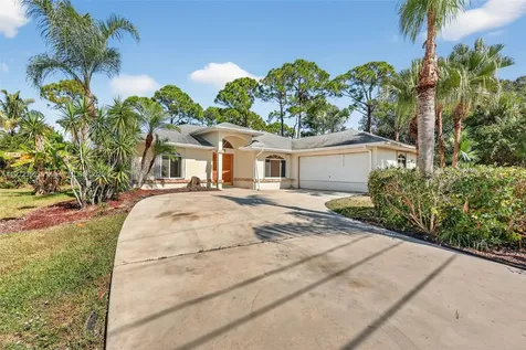 1833 SW Bellevue Avenue Port St. Lucie FL 34953