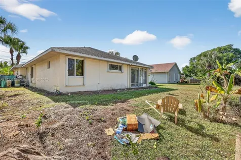 1833 SW Bellevue Avenue Port St. Lucie FL 34953