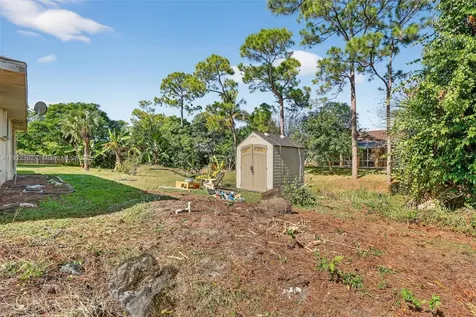 1833 SW Bellevue Avenue Port St. Lucie FL 34953
