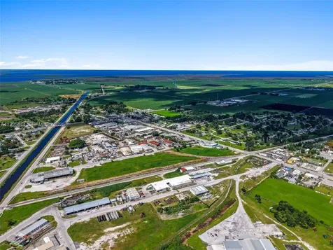 901 NW 9th Street Belle Glade FL 33430