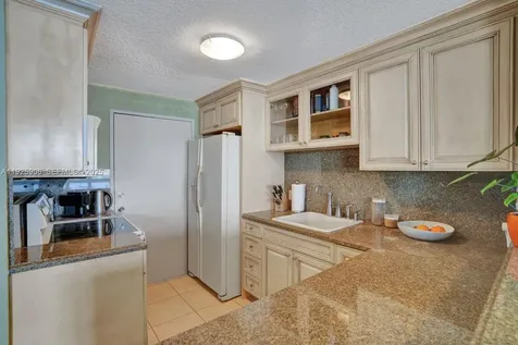 1228 West Avenue Miami Beach FL 33139