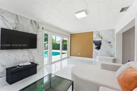 251 N 71st Avenue Hollywood FL 33024