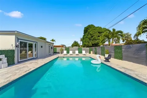 251 N 71st Avenue Hollywood FL 33024