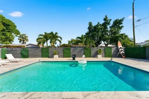 251 N 71st Avenue Hollywood FL 33024