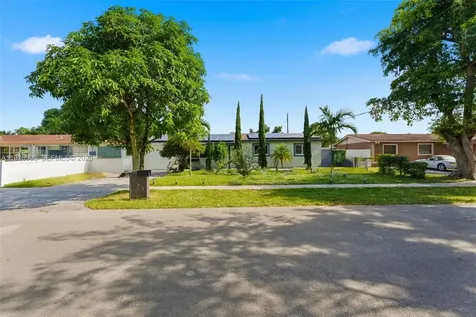 251 N 71st Avenue Hollywood FL 33024