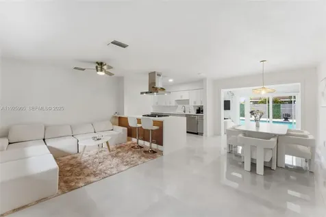 251 N 71st Avenue Hollywood FL 33024