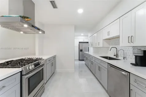 251 N 71st Avenue Hollywood FL 33024