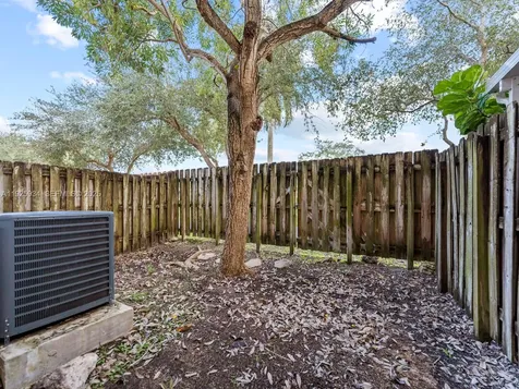 2512 SE 15th Court Homestead FL 33035