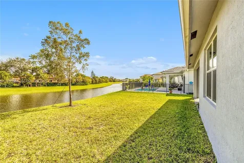 4242 Rosa Drive Lighthouse Point FL 33064