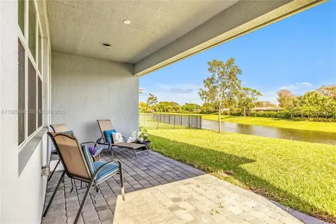 4242 Rosa Drive Lighthouse Point FL 33064