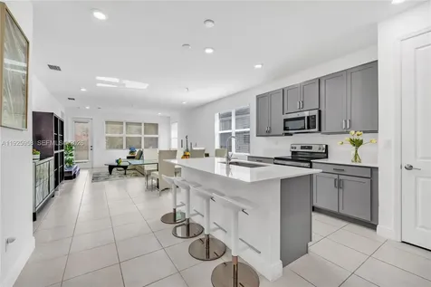 4242 Rosa Drive Lighthouse Point FL 33064