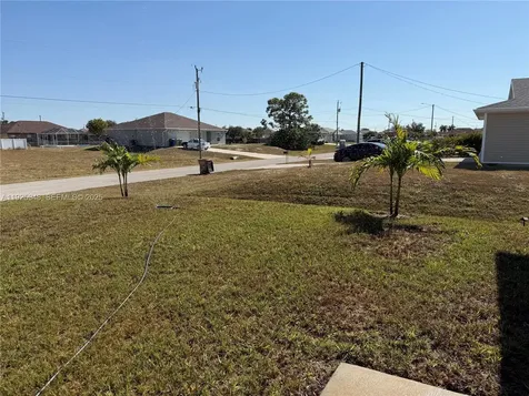1724 NW 11th Place Cape Coral FL 33993