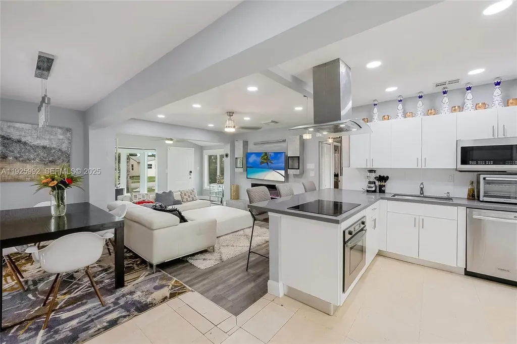 Hollywood FL 33020