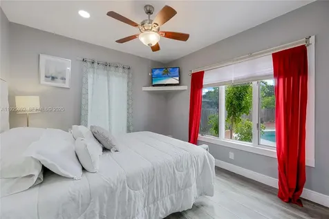 Hollywood FL 33020