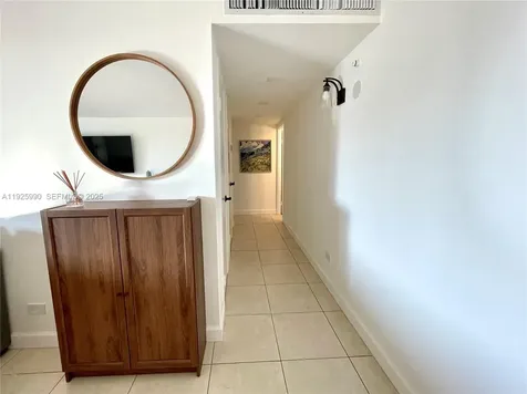10101 E Bay Harbor Drive Bay Harbor Islands FL 33154