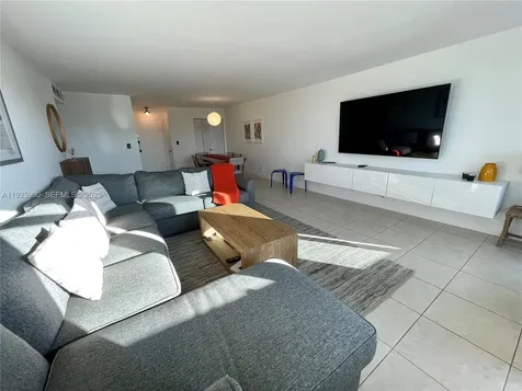 10101 E Bay Harbor Drive Bay Harbor Islands FL 33154