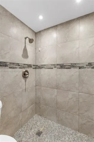 120 SW 96th Terrace Plantation FL 33324
