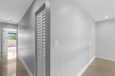 120 SW 96th Terrace Plantation FL 33324